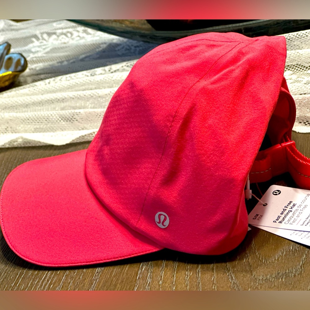 BRAND NEW Lululemon Fast and Free Running Hat. Size S/M 
PRICE FIRM